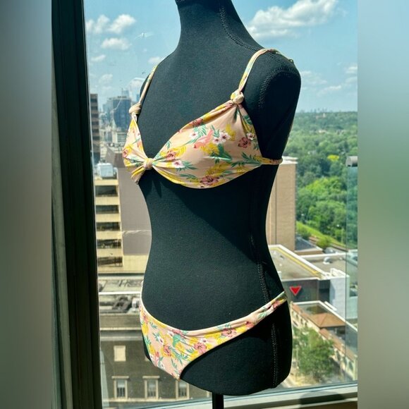 🆕 LOVE & LEMONS 🧿 NWOT Antigua Knot Thong Bikini Set - Size Small - Picture 14 of 16